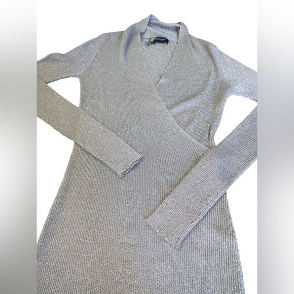 Karen Kane Metallic silver knit top, faux crisscross front closure size med - Picture 6 of 7